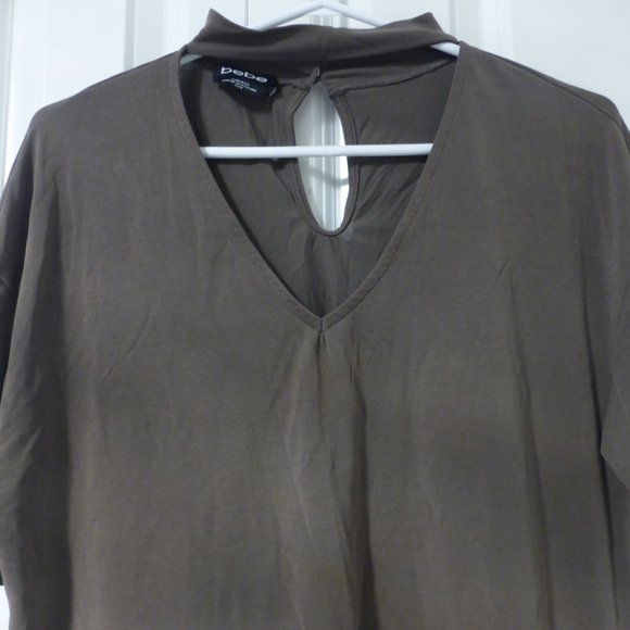 BEBE olive green oversized v-neck choker top - Picture 4 of 9